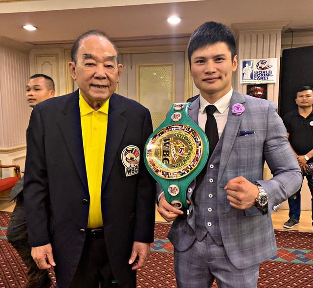 原创卢冬强闪耀wbc颁奖盛典喜获亚洲杰出拳手大奖