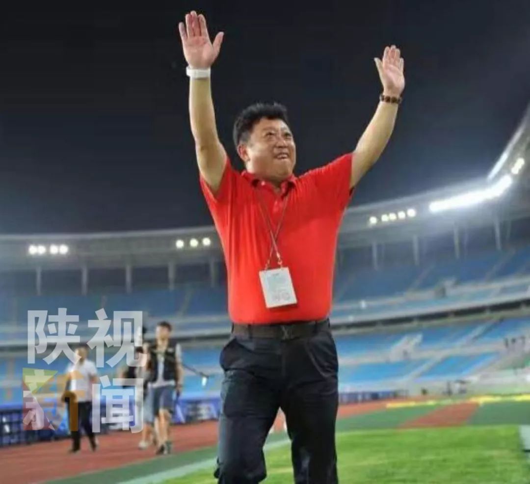 陕视专访陕西大秦之水新任主教练王波带领球队开始首场训练本周六将