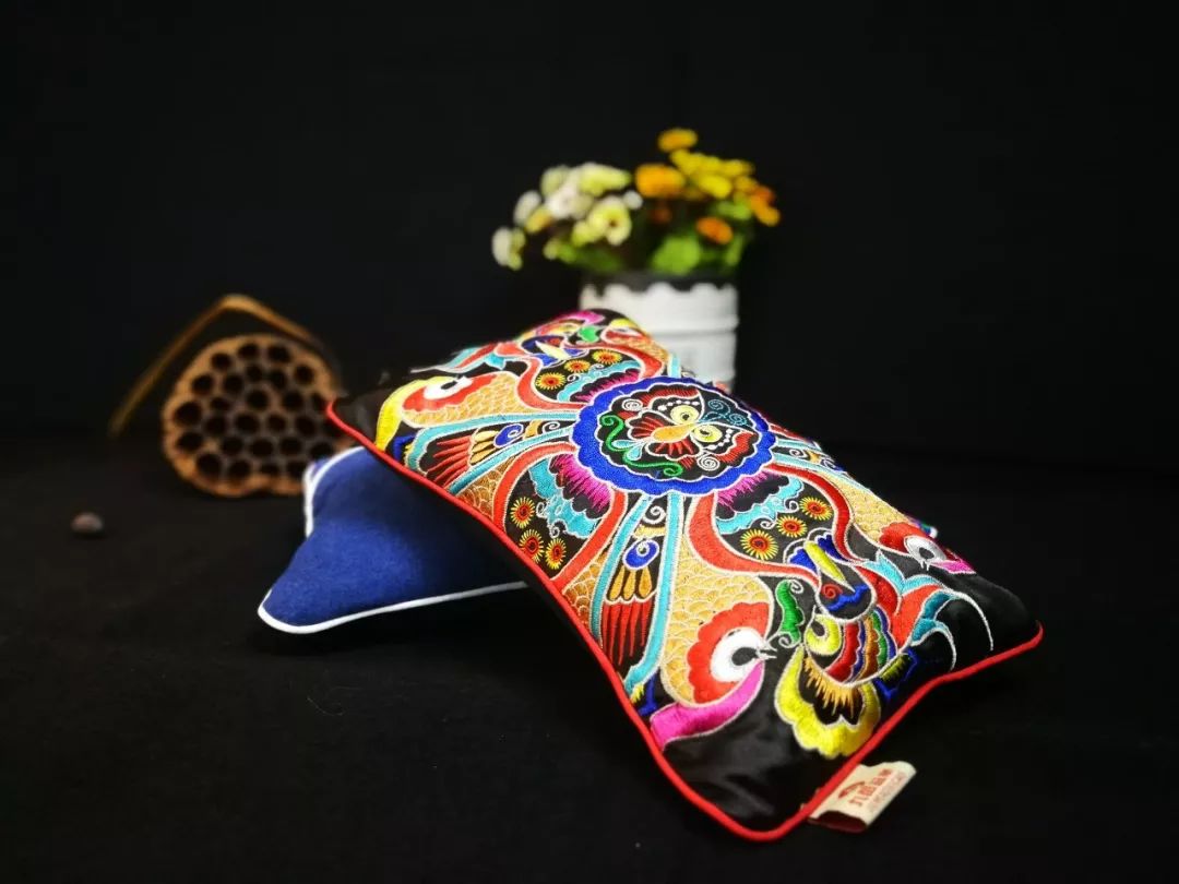 火速围观绥阳苗绣和竹编亮相深圳文博会