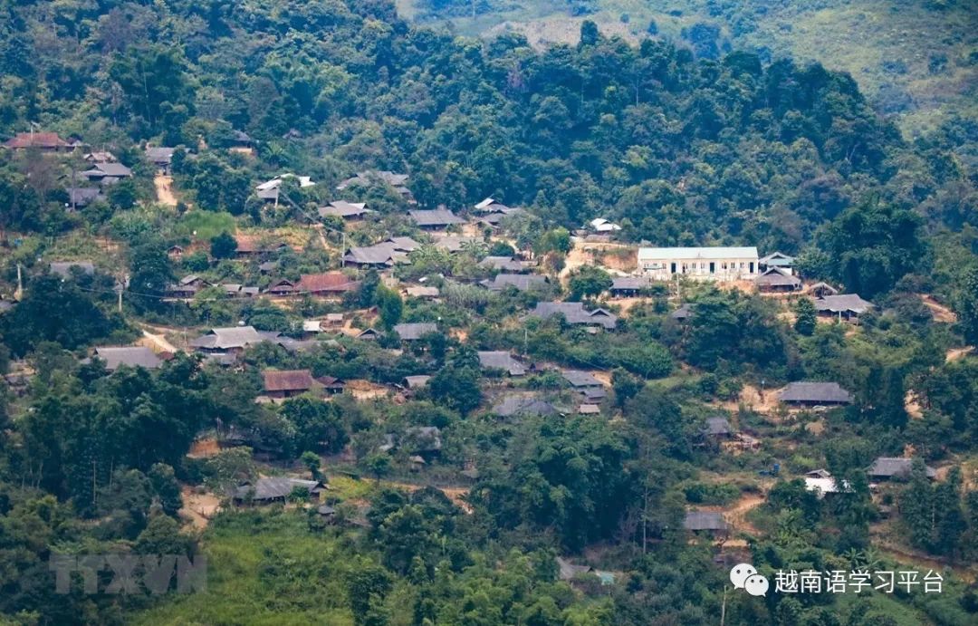地球物理研究所奠边省奠边府市地震观测站主任阮泰山表示,地震发生于