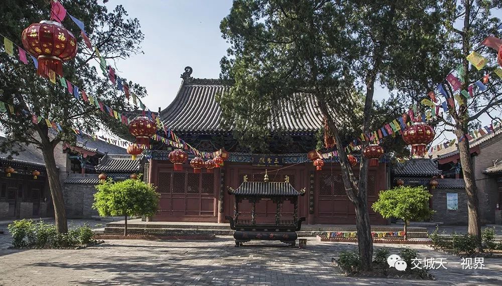 阳渠村是交城的一个比较大的行政村落,离县城较近,每年的农历六月二十