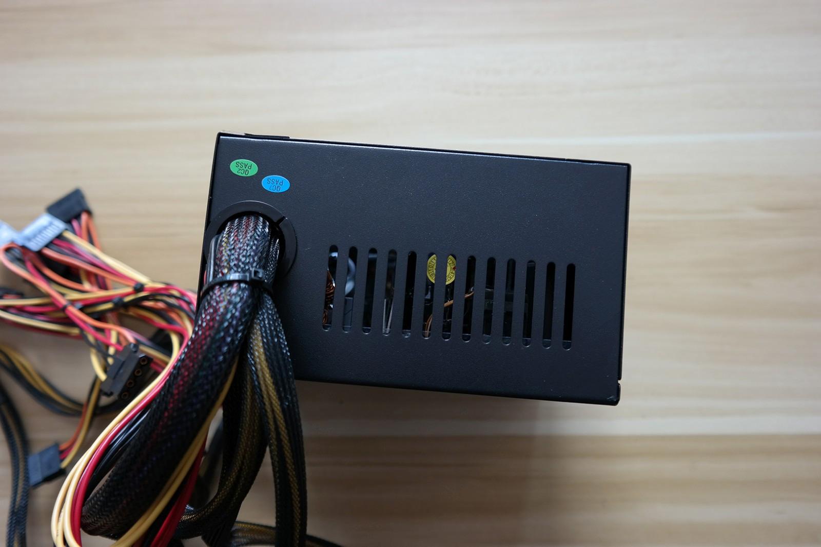 原创鑫谷gp700p白金版600w电源评测!亲民白金用料很扎实