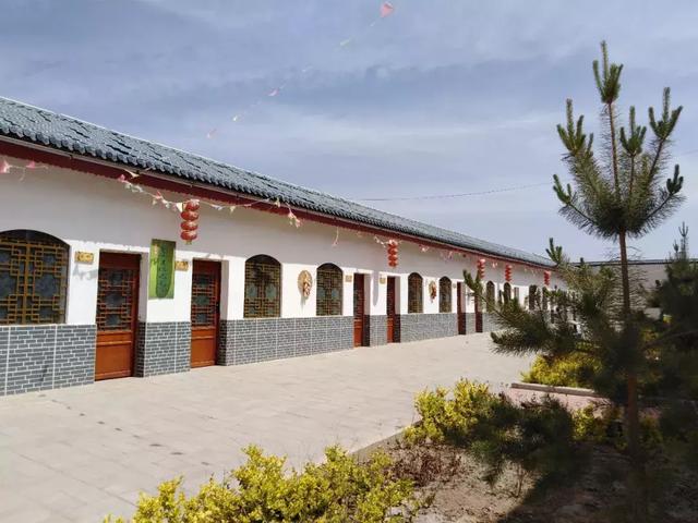 端起炕桌上的罐罐茶北湾镇富坪村嘉禾园乡味十足