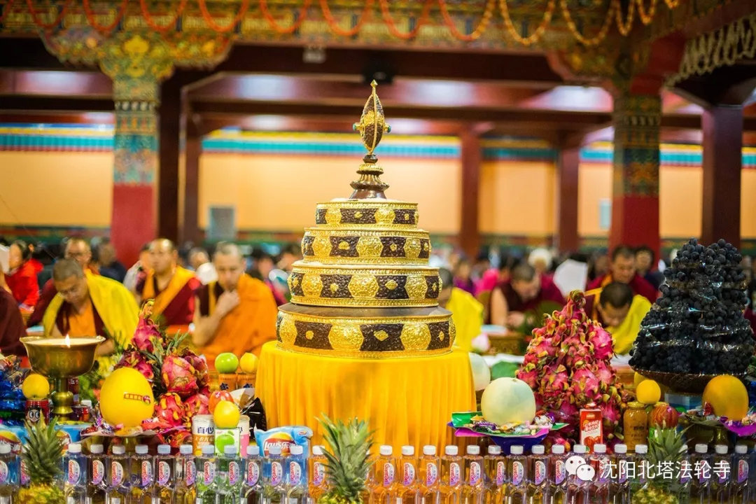 第二,四座由云丹法师及般灯法师为大众解释仁波切讲解的内容,并引导观