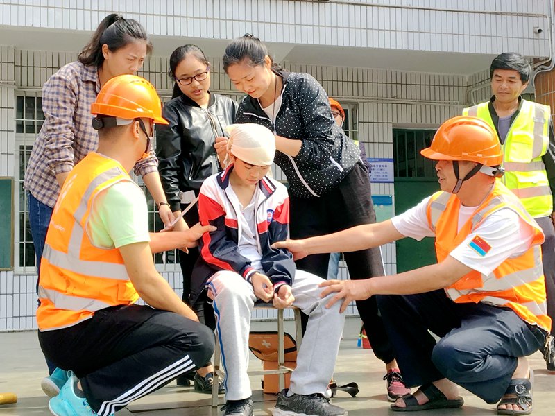 泸州市泸县第六中学开展消防演练活动