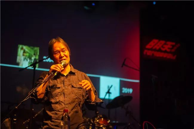 丰江舟做音乐我是业余的但很多人跟我没法比着调专访