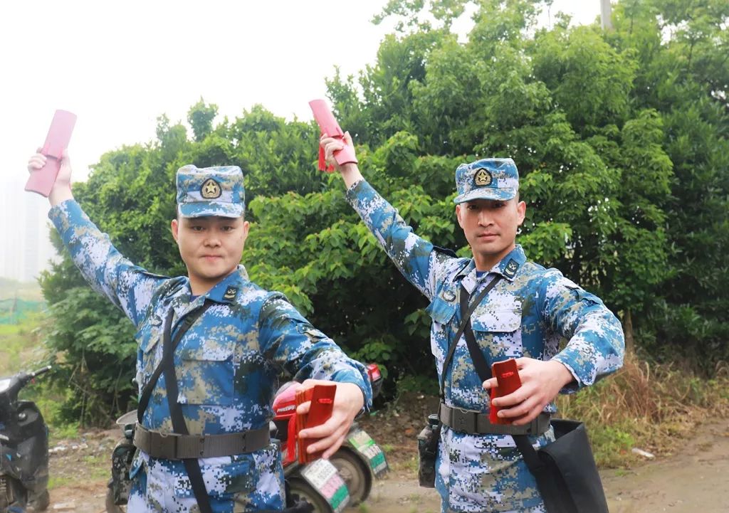 雨中行军实弹打靶这就是海军雷达兵