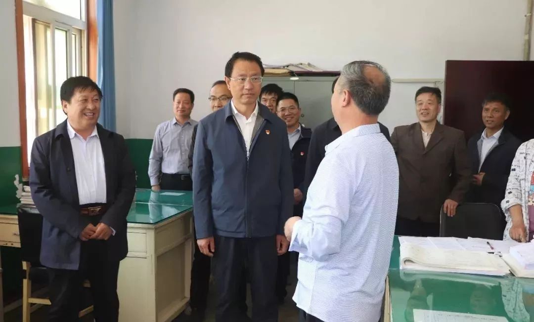 【最新】县委书记原光辉去了沁水二中,沁水中学!