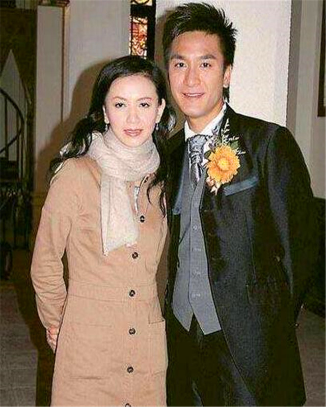 2009年,马国明和胡定欣合作《舞动奇迹2》而发展出新恋情,但三年后又