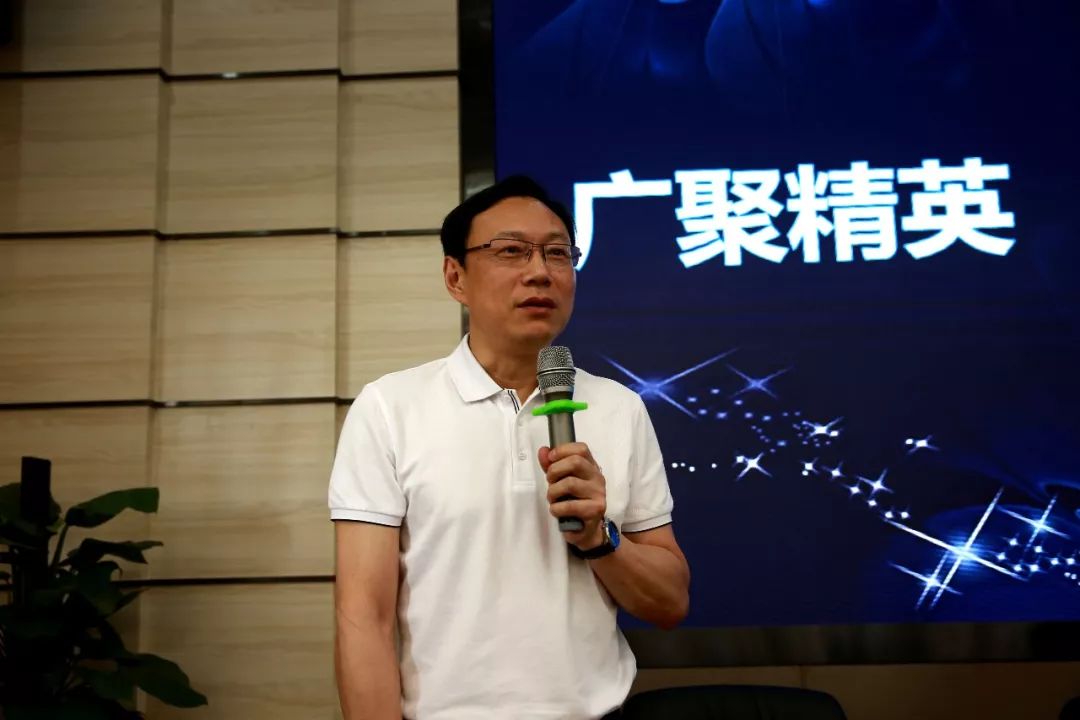 张彤市长调研乐山海棠实验中学郭捷副市长出席该校新任校长见面会