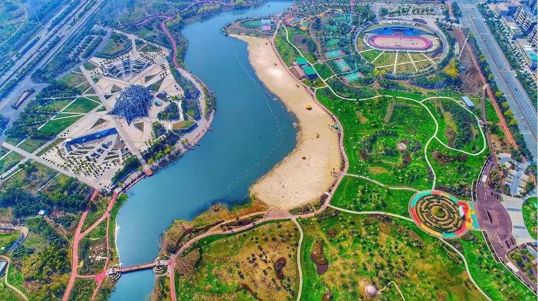 还有金斗公园,方兴湖公园,或者往南边开车几公里,看看环湖的风光,生态