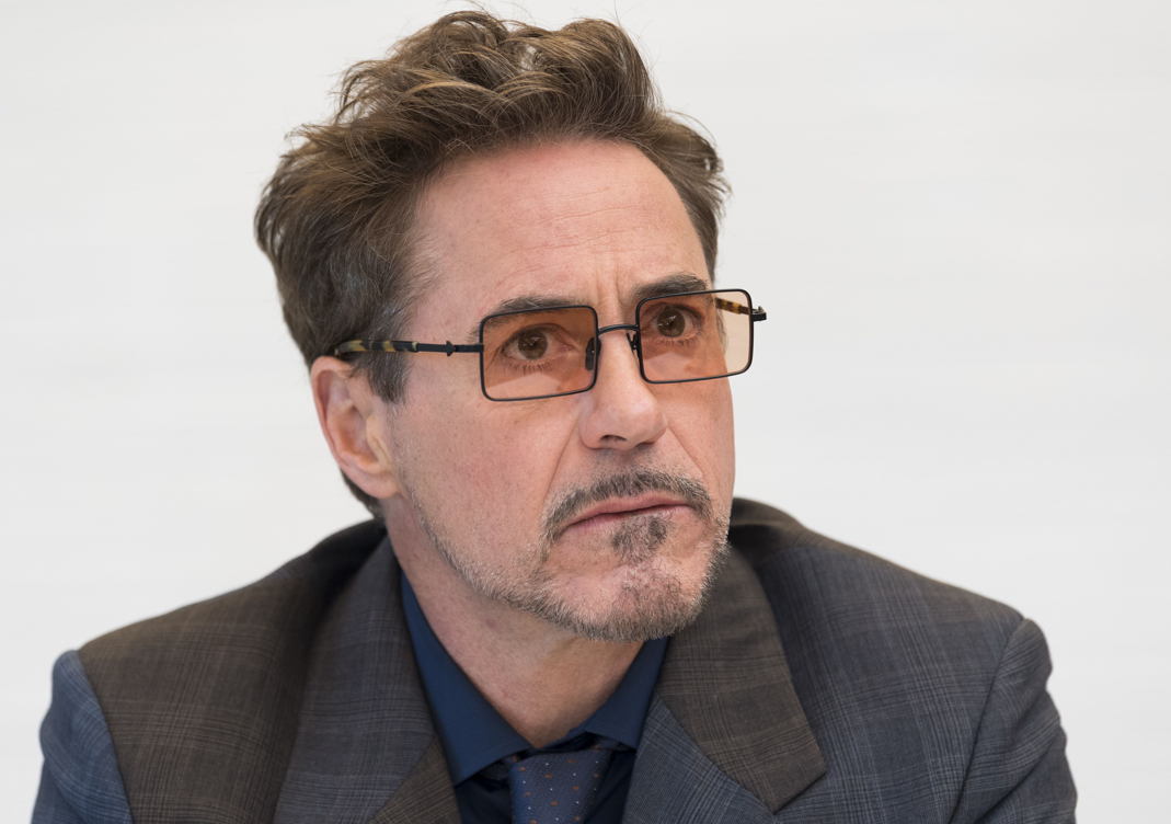 原创唐尼从5岁到54岁的颜值变化从43岁开始见证钢铁侠的诞生