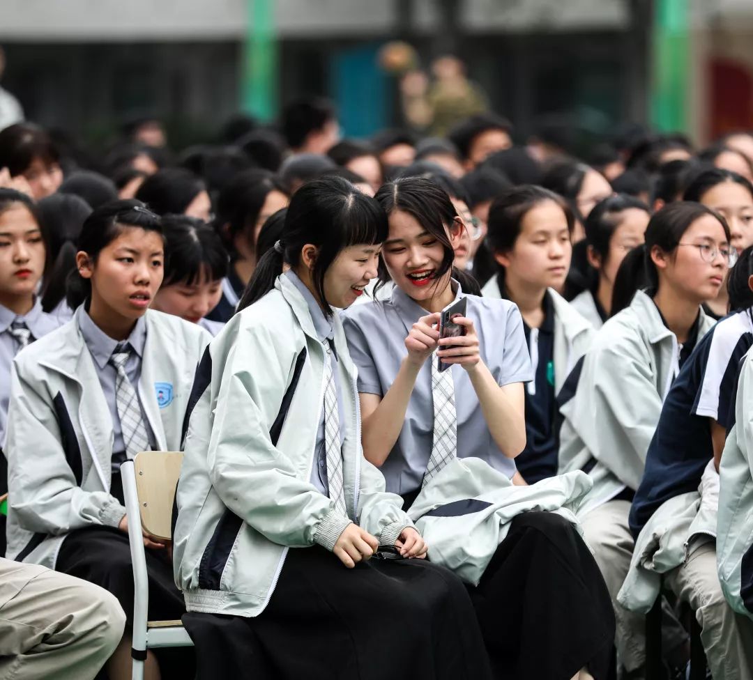 用歌声唱响青春用梦想展望未来温二职专第三十二届校园文化艺术节大