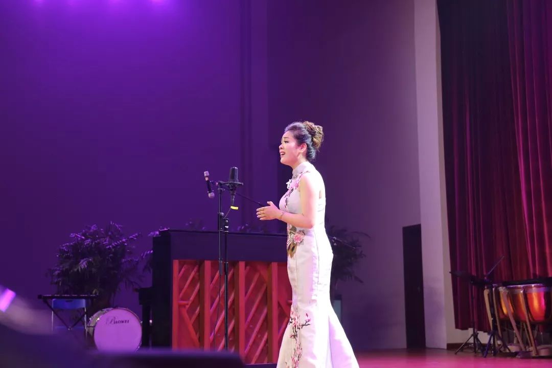 我院留德青年小提琴演奏家齐琳和留德青年钢琴演奏家瞿辛佳两位老师