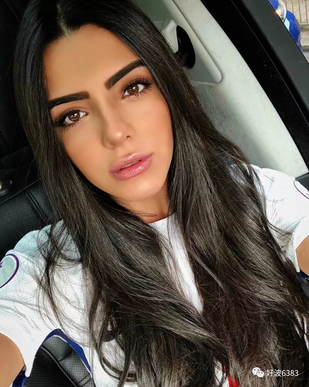 百花足坛小卢卡斯性感妻子勤奋好学还是有钱人家