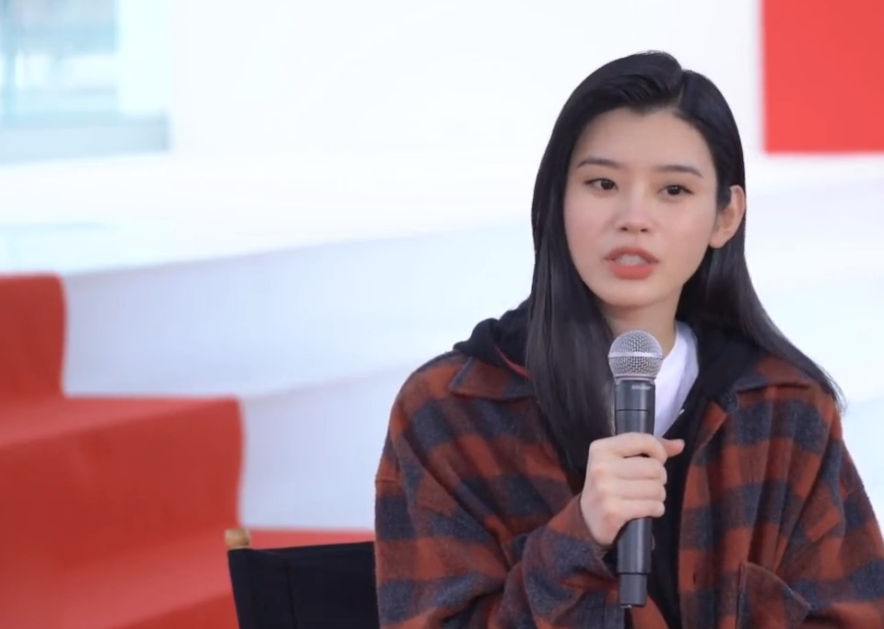 原创奚梦瑶自称性格很务实,接受何猷君土豪式求婚因为会带给人正能量