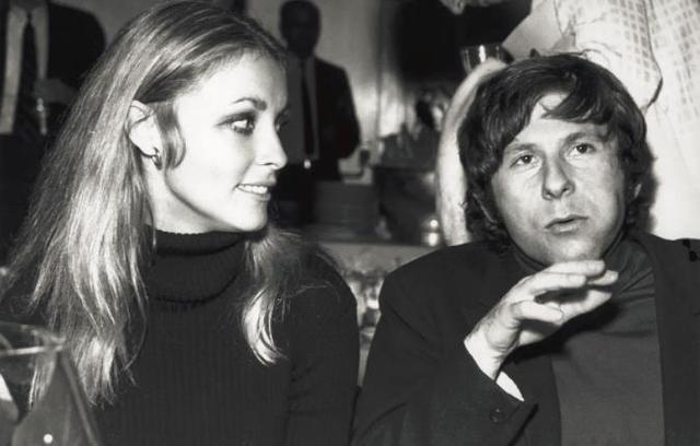 他的妻子同时也是著名电影明星莎朗·塔特,在1969年比弗利山庄被臭名