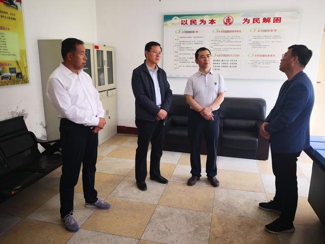 庄浪县考察庆城县民政工作