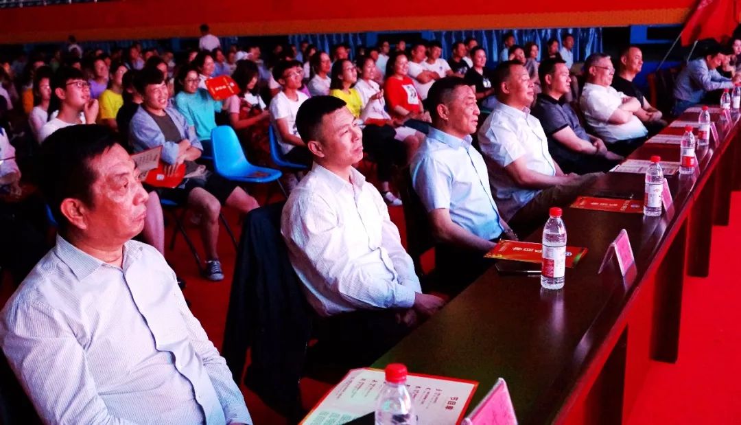 自治区教育厅体卫艺处调研员臧育海,宁夏医科大学党委副书记朱建华