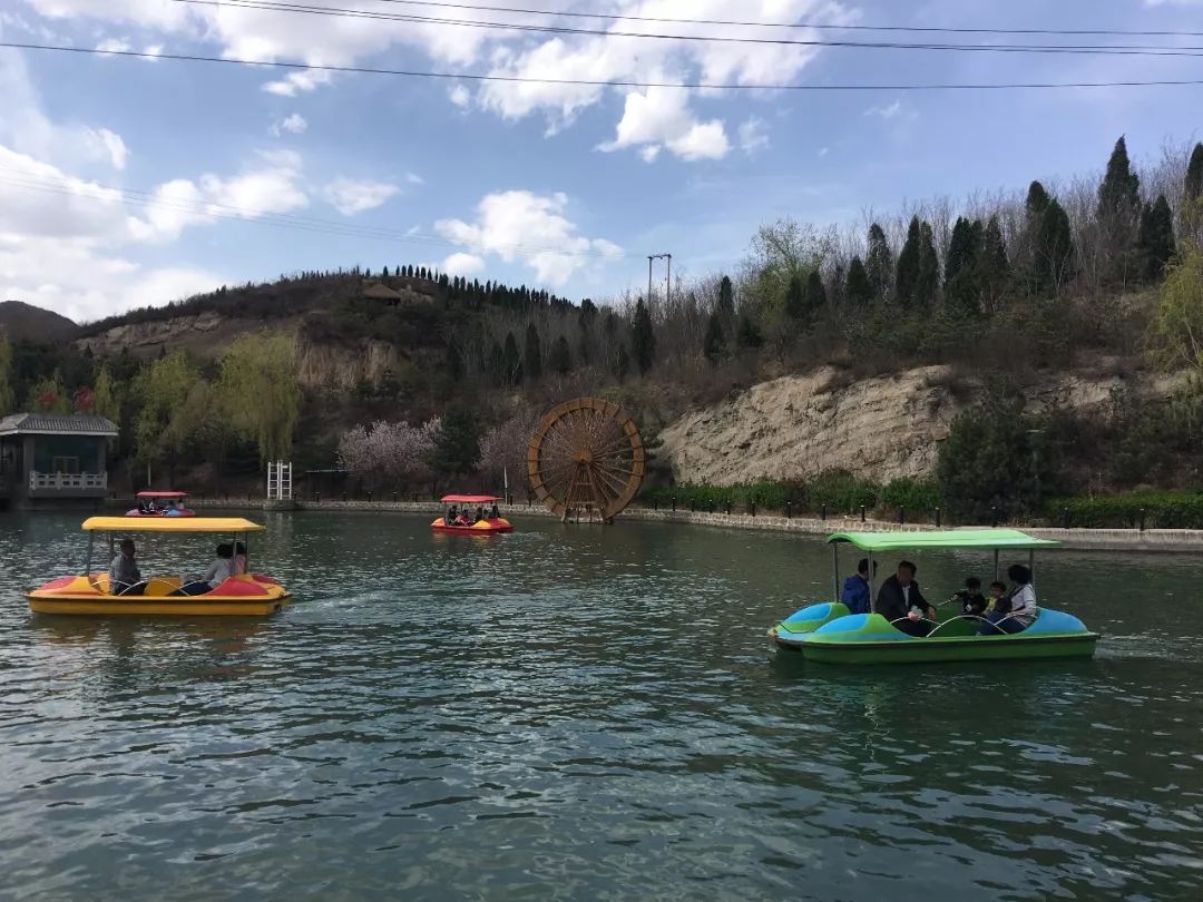 玻璃吊桥高空水滑道桃林沟这波操作太炫酷