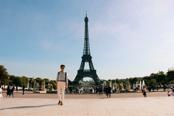 铁塔高300米天线高24米总高324米你知道我说的是谁吗