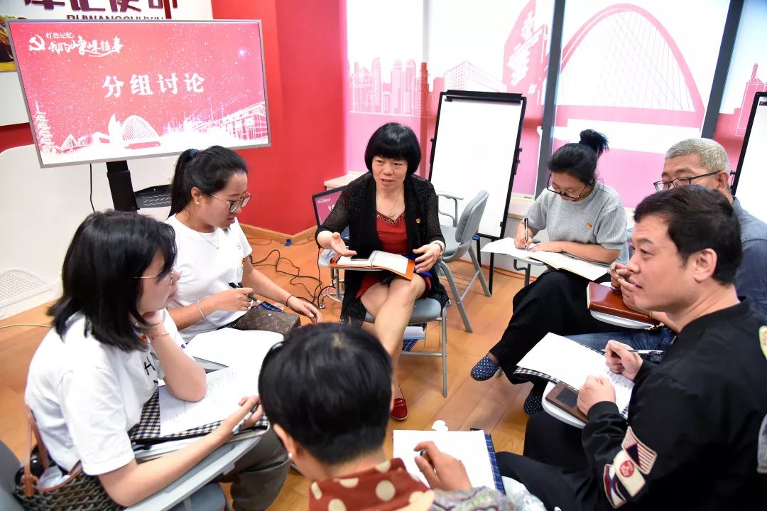 抗战老兵鲍奇将军走进嘉定菊园讲述峥嵘往事