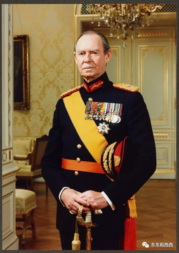 老爷爷是卢森堡前任大公,98岁去世,在贵族圈年纪最长且备受敬重,与他