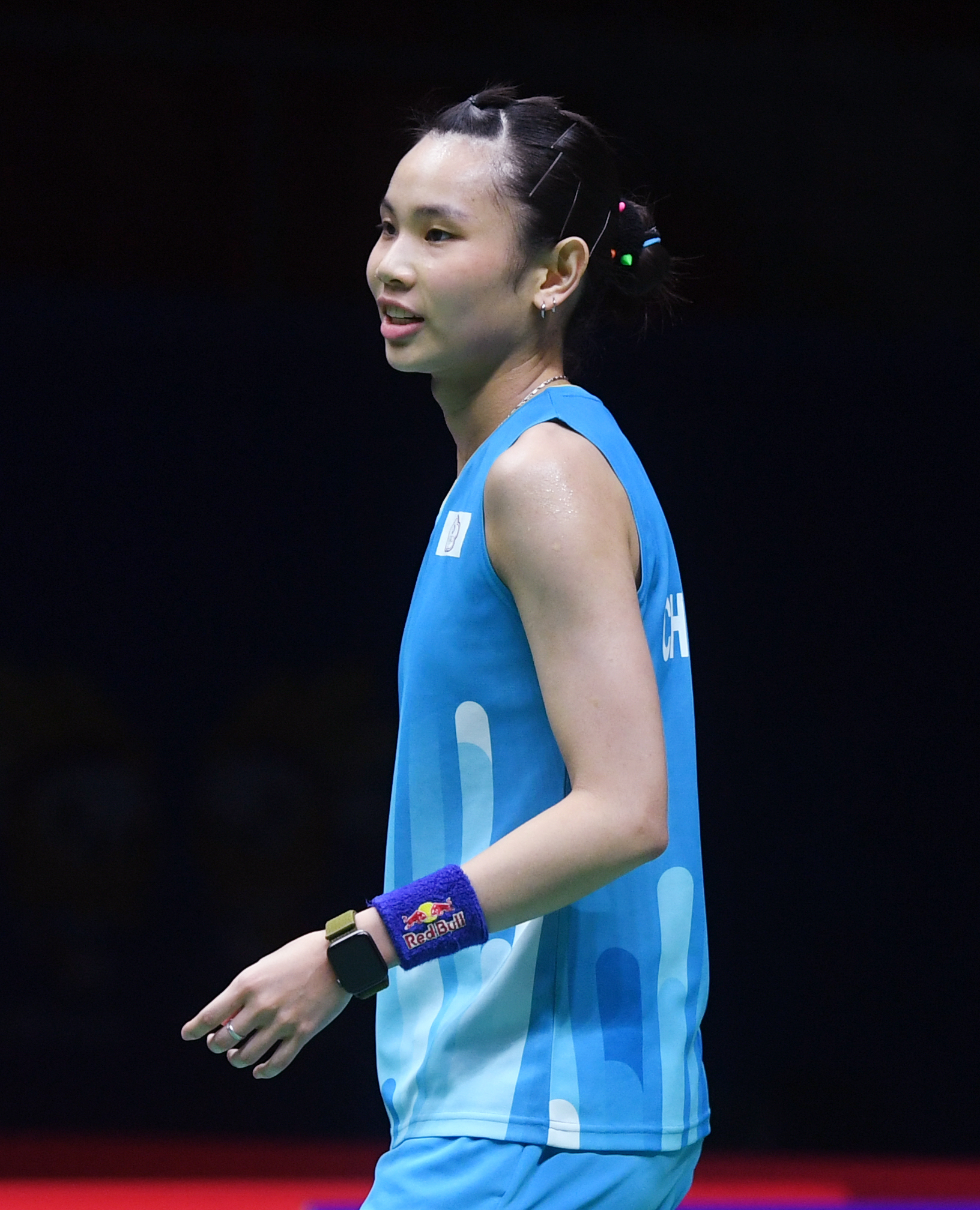 5月24日,中国台北队选手戴资颖在女子单打比赛中回球她