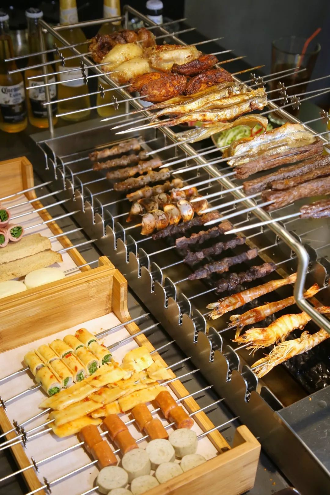 名品中心边上惊现土豪夜宵烤场!天黑开门,凌晨2点还在嗨!