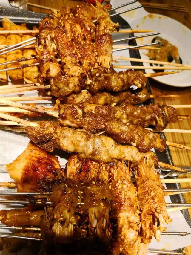 在咱吉林,有一种文化叫撸串子_烧烤