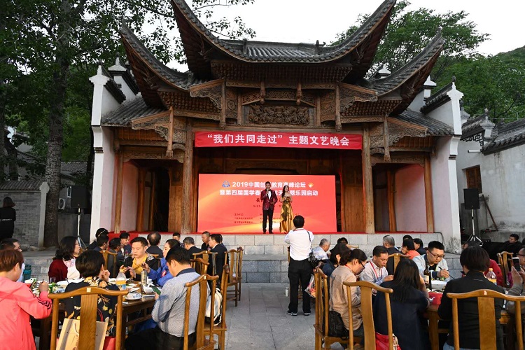 点击图片,在新窗口显示原始尺寸