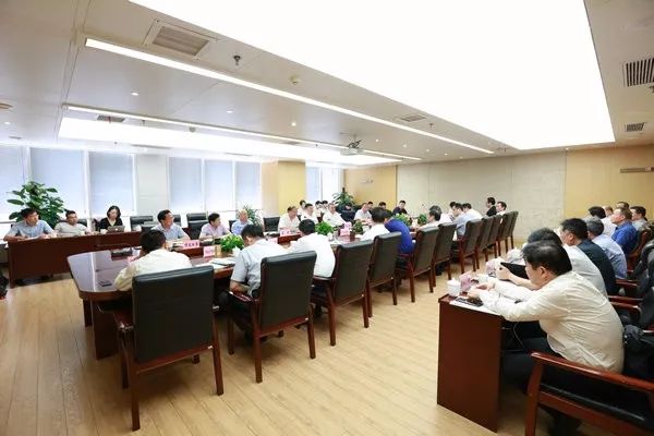 市长周先旺调研公交集团