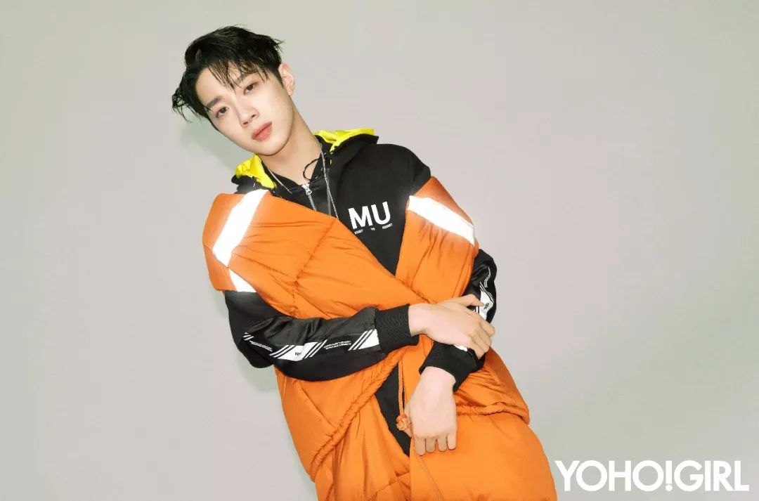 wakeup男孩做模特在涩谷夜晚拍大片这个牌子确实不一样