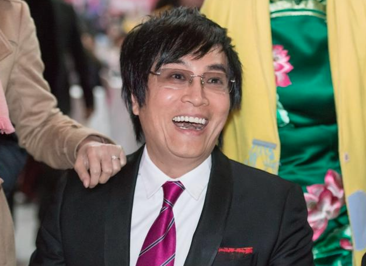 原创58岁前亚视一哥陈庭威保养极佳气质越发土豪至今拒结婚长居国外