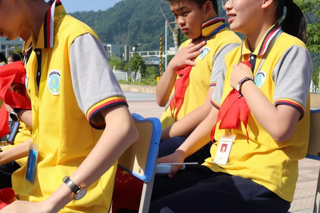 开化县中中职学生集体入团仪式在崇化中学举行