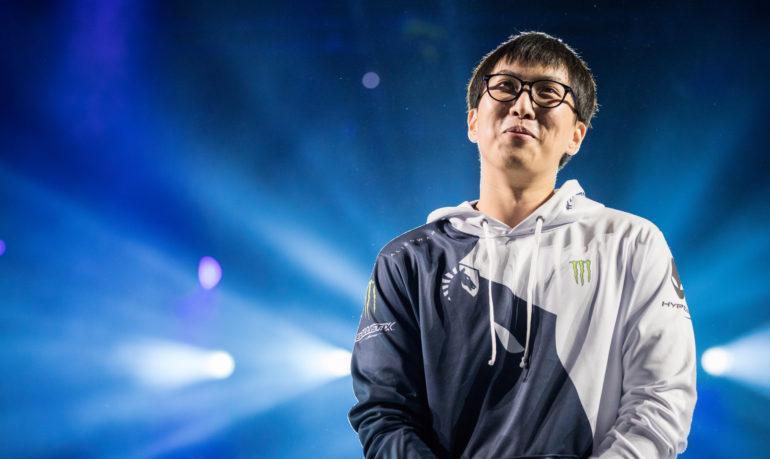 北美lol著名ad大师兄遭遇怪事对面点的偷钱天赋