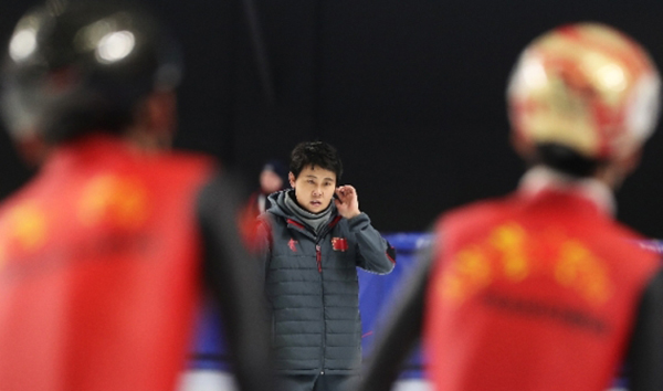 王濛挂帅统管中国冰上速滑李琰交出13年短道指挥权