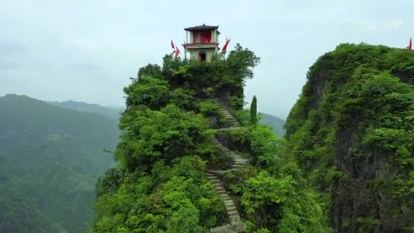 貴州深山里，一座小廟建在高山之巔，如空中樓閣搖搖欲墜 旅遊 第2張