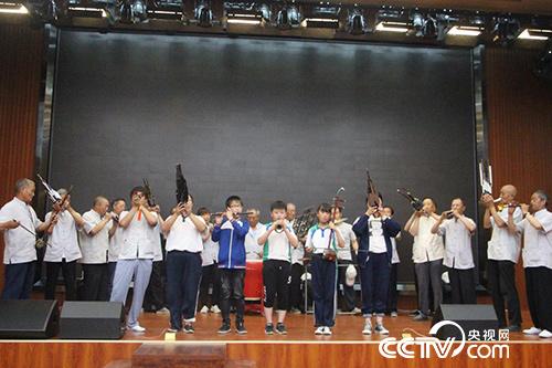 容城县北张村南乐会在演奏.(徐辉/摄)