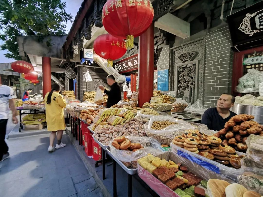 美食 昌吉小吃街灯光夜市盛大启幕!乌苏啤酒免费喝!