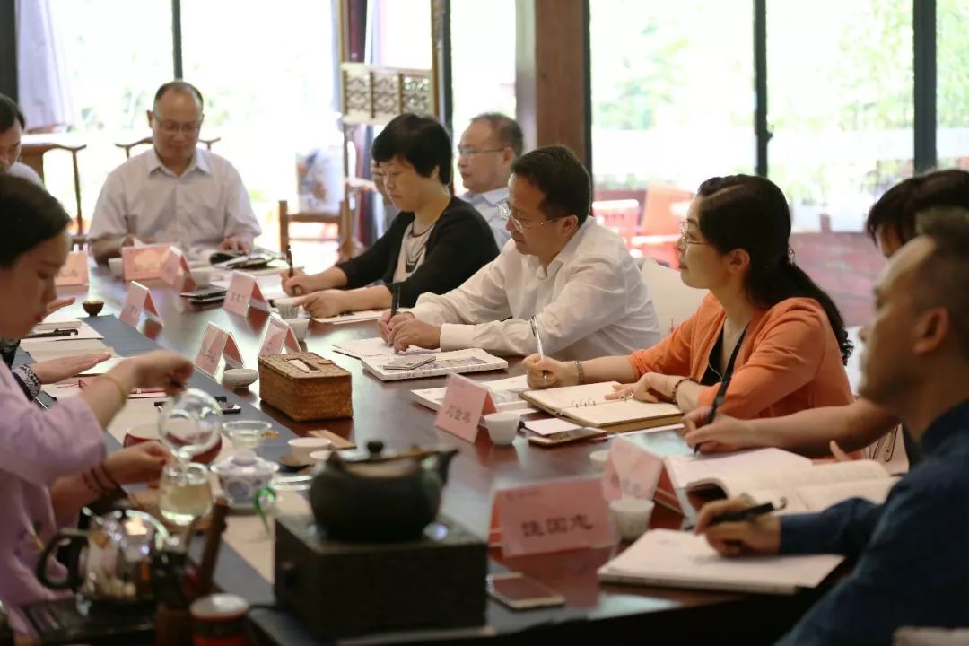 江浩带队赴武汉考察学习党外知识分子和新的社会阶层人士统战工作