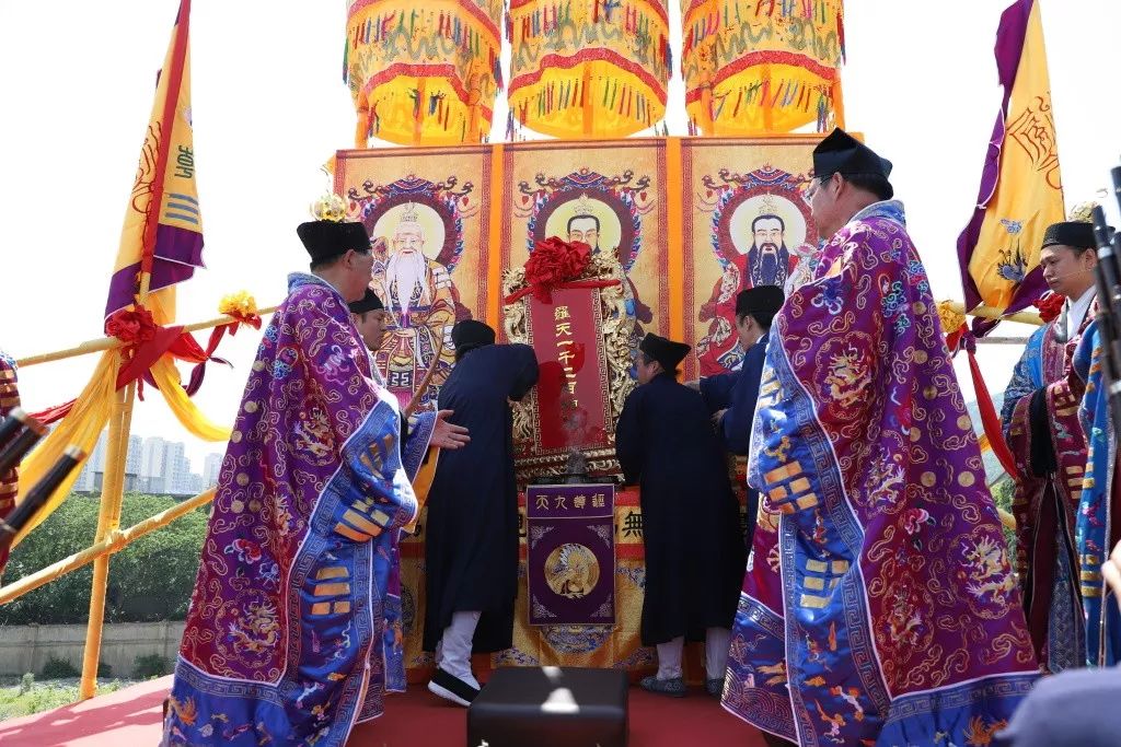 图集无锡白云观己亥年太上祝国裕民黄籙大醮今日隆重开幕请神接驾