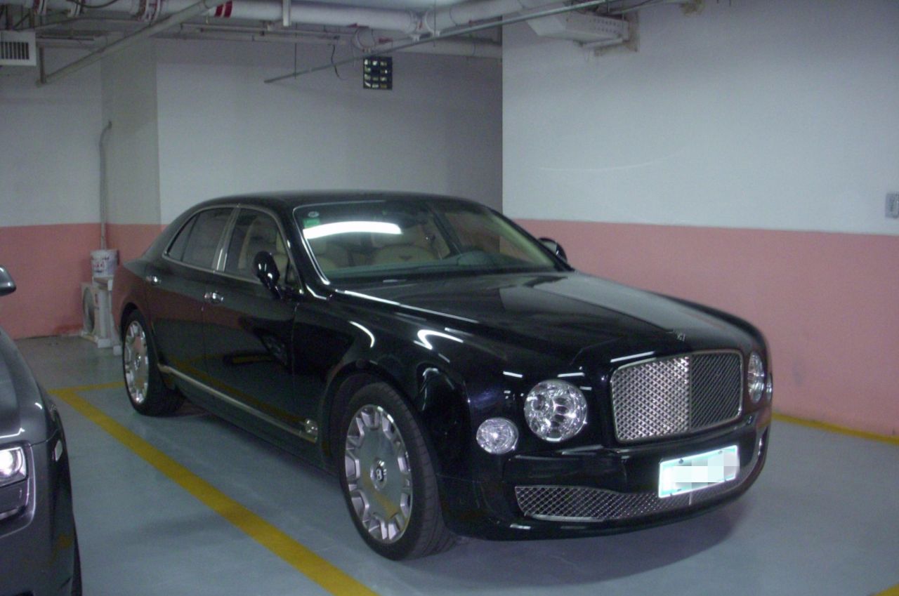 山东首富张士平座驾是防弹奔驰车车牌号鲁m88888