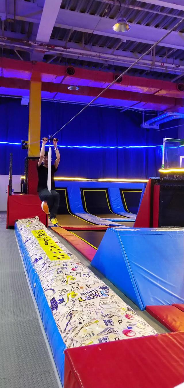 网红蹦床在长春一起来解锁更多床上新姿势嗨到上天