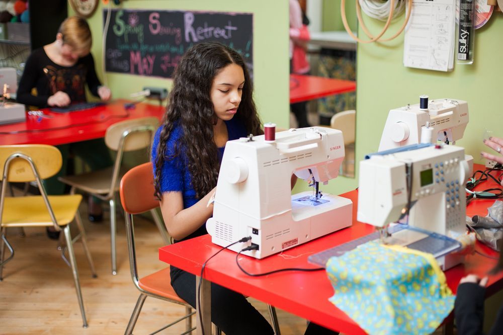 在这里,为了庆祝即将到来的百年纪念,他们制作了描绘芬兰历史上不同