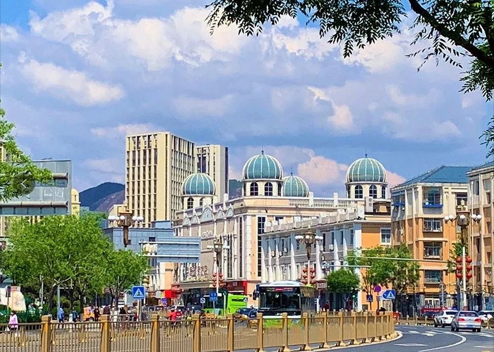 一批具有 品牌特色的示范点 突出特色 强化示范引领作用 新桥大街创建