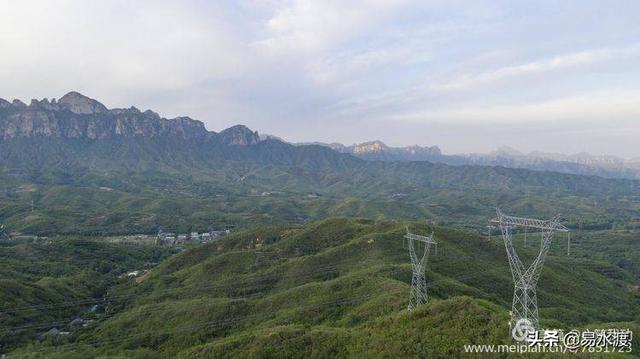 易州弘願塔,該塔位於易縣西陵鎮豹子峪村,是一座磚木結構密簷塔.