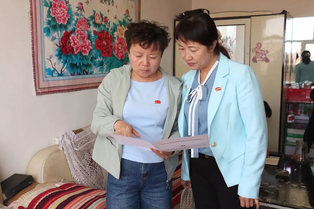 县人大常委会副主任刘晓敏深入西斗铺镇开展"人大代表走访月"活动
