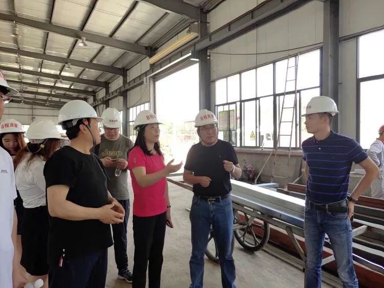 黑龙江林业局参观考察定安分公司工厂