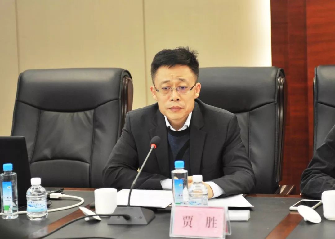形势▲中国特钢企业协会副秘书长刘建军分析特钢行业运行情况▲与会代